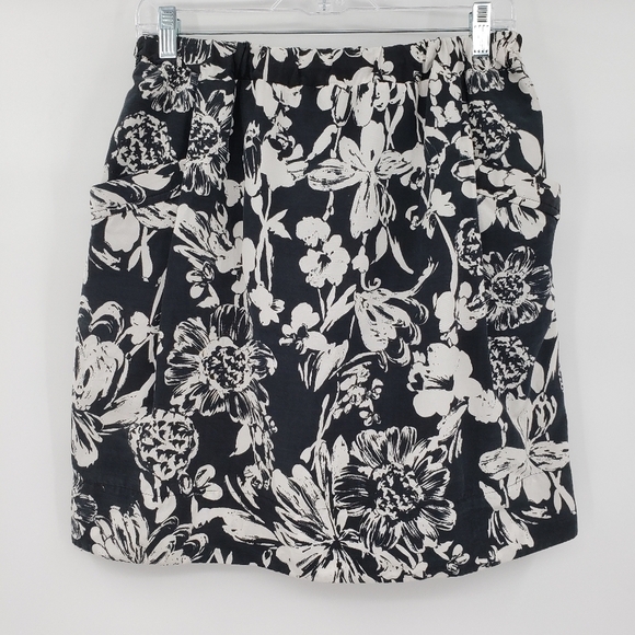 LOFT Black and White Silk Blend Pull on Floral Skirt w/ Pockets - Picture 1 of 6